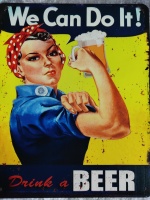 metalen_wandbord_met_vrouw_en_tekst_we_can_do_it_drink_a_beer