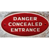 gietijzeren_wandplaat_rood_tekst_danger_concealed_entrance-2