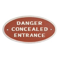 gietijzeren_wandplaat_rood_tekst_danger_concealed_entrance-ct11